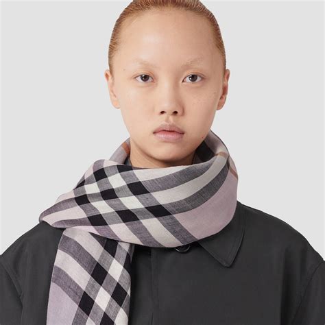 pink and grey burberry scarf